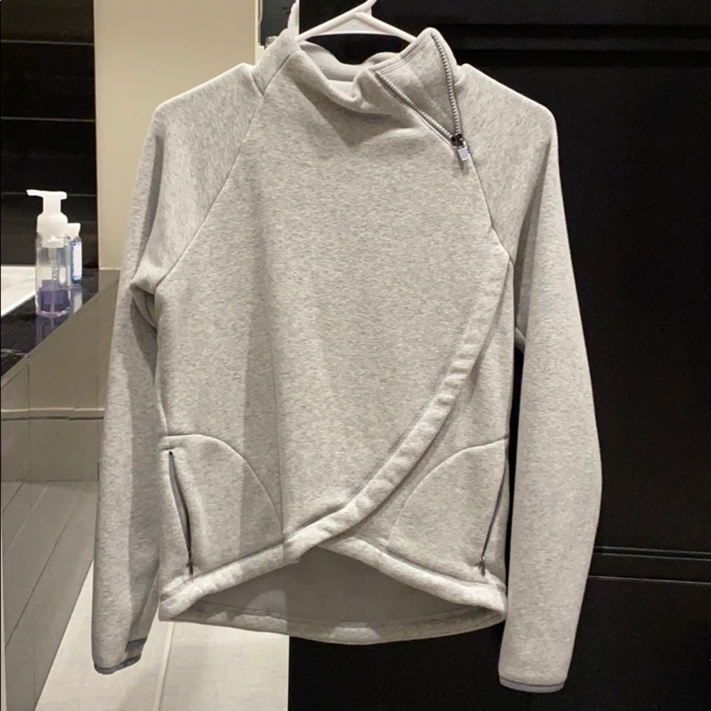 ATHLETA GIRL GRAY SWEATSHIRT